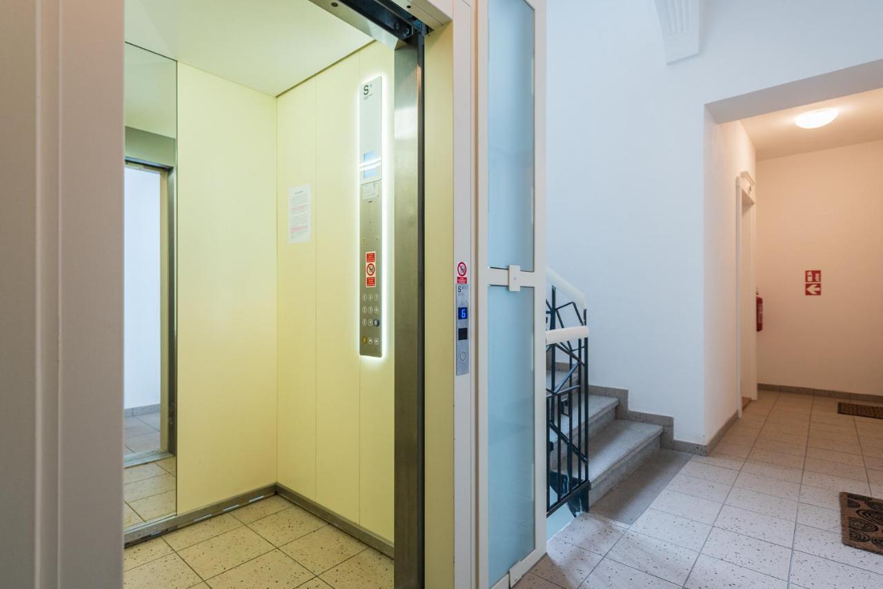 Beautiful Mala Strana Studio By Easybnb Prága Kültér fotó